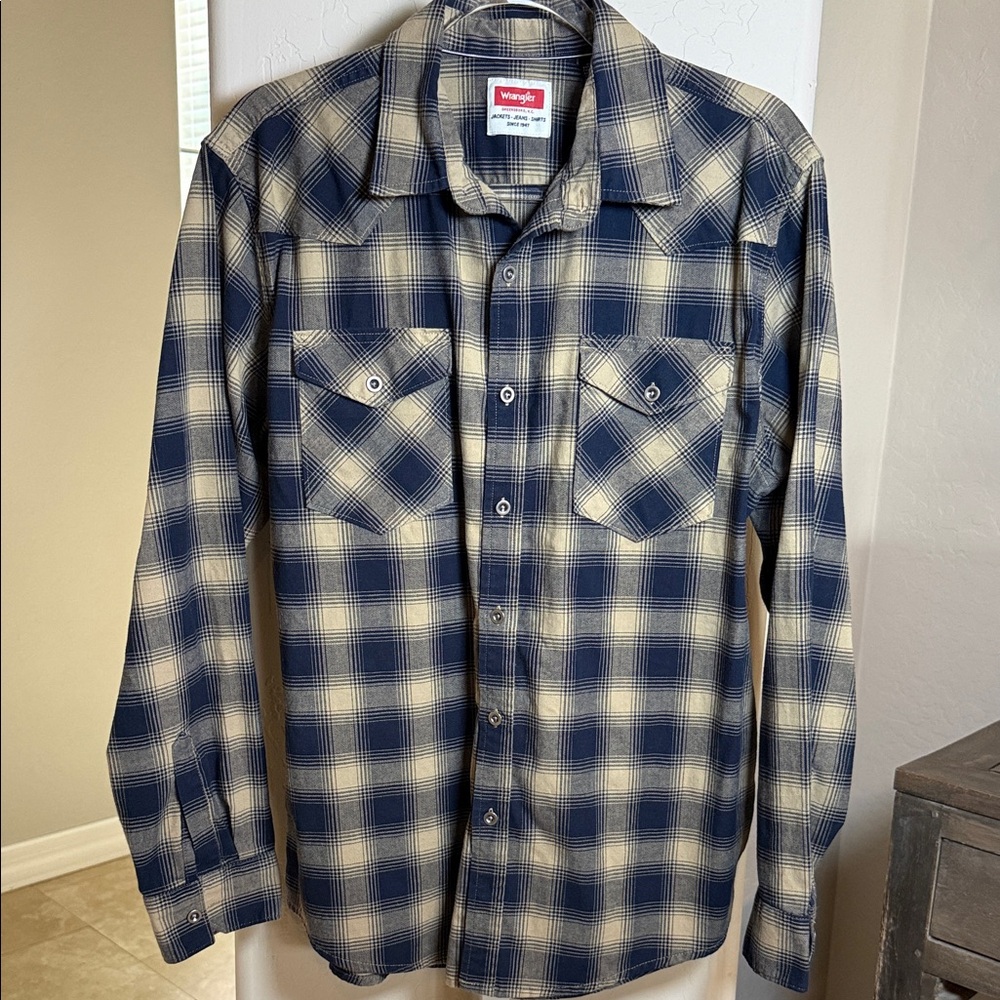 Wrangler Navy and Tan Plaid Button Down Shirt